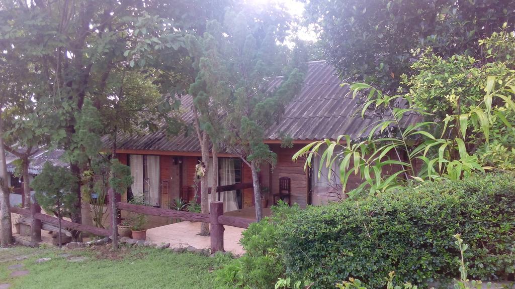 The Local Story Resort Ban Mon Talaeng エクステリア 写真