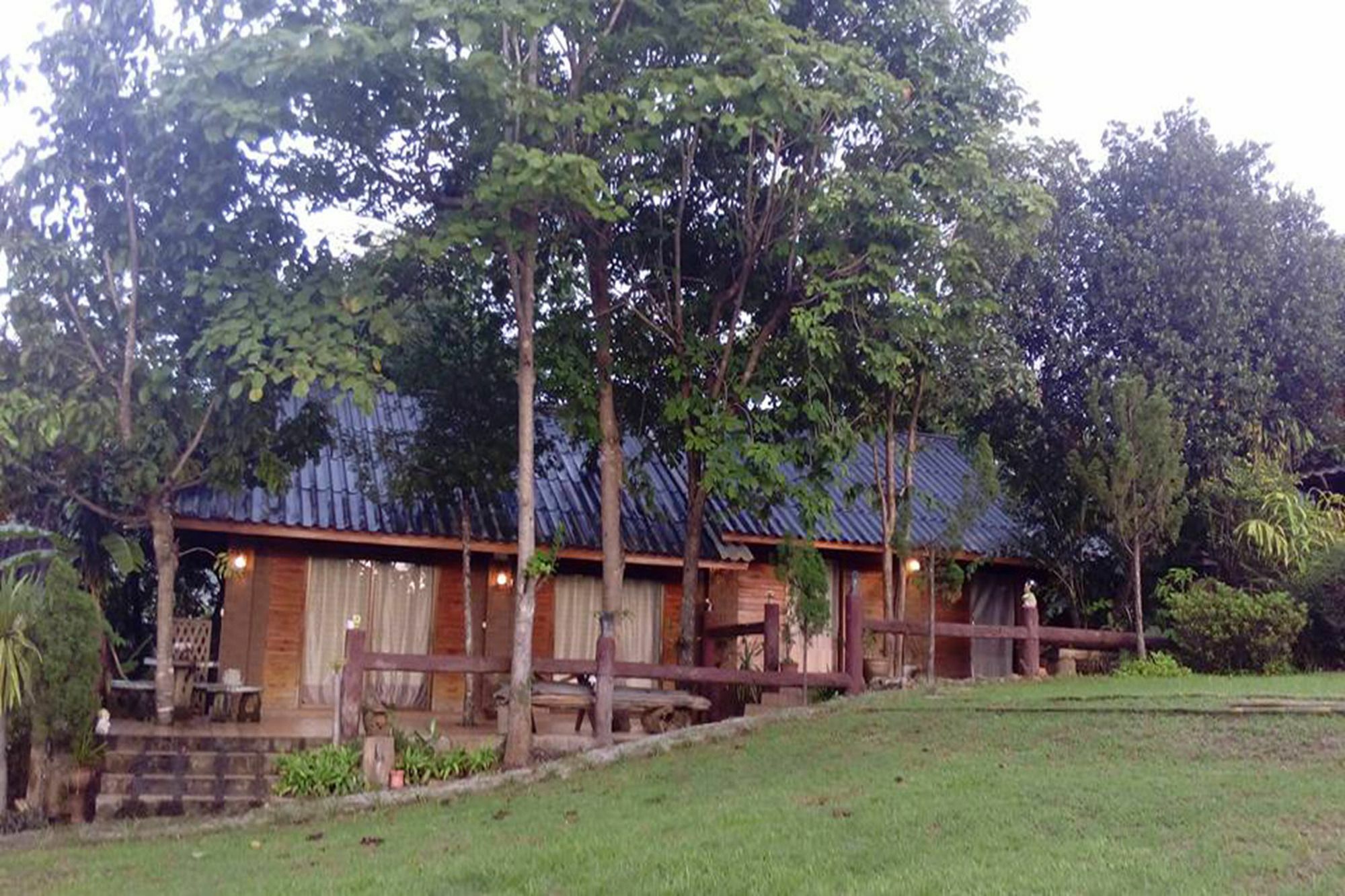 The Local Story Resort Ban Mon Talaeng エクステリア 写真